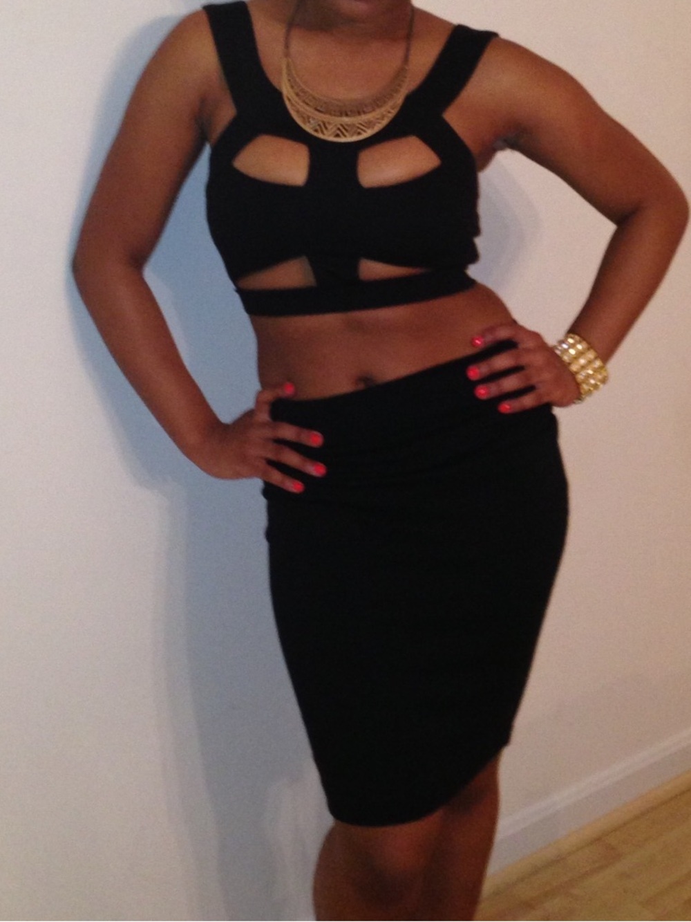 Black Cutout Cropped Tank Top